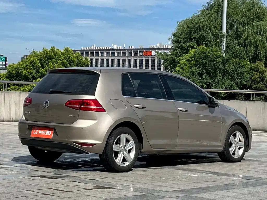Volkswagen Golf 2015 1.6L AT Comfort