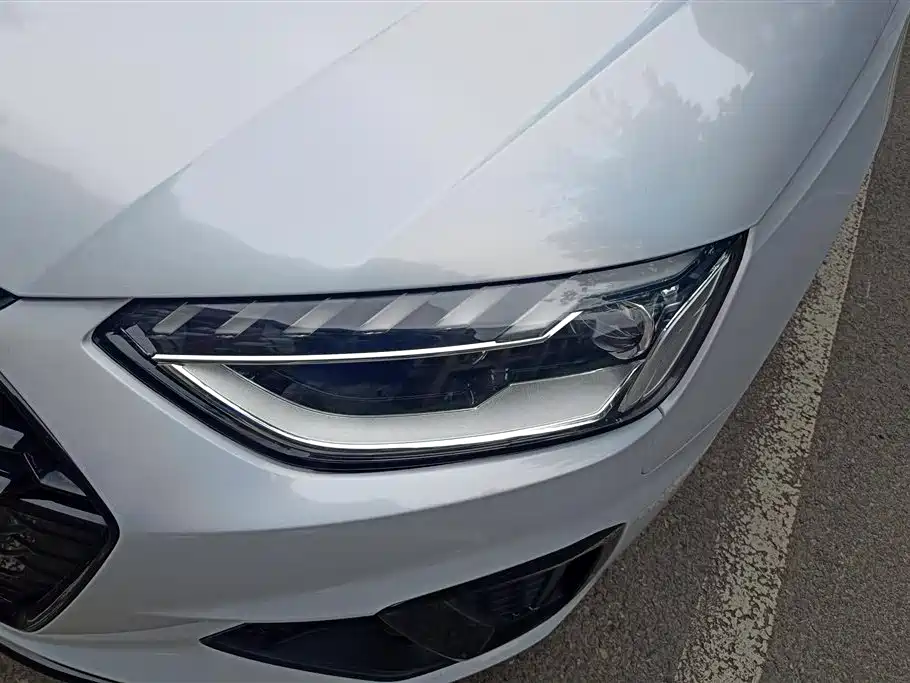 Audi A4L 2023 40 TFSI Luxury