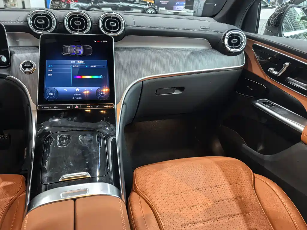 Mercedes-Benz GLC — миниатюра 12