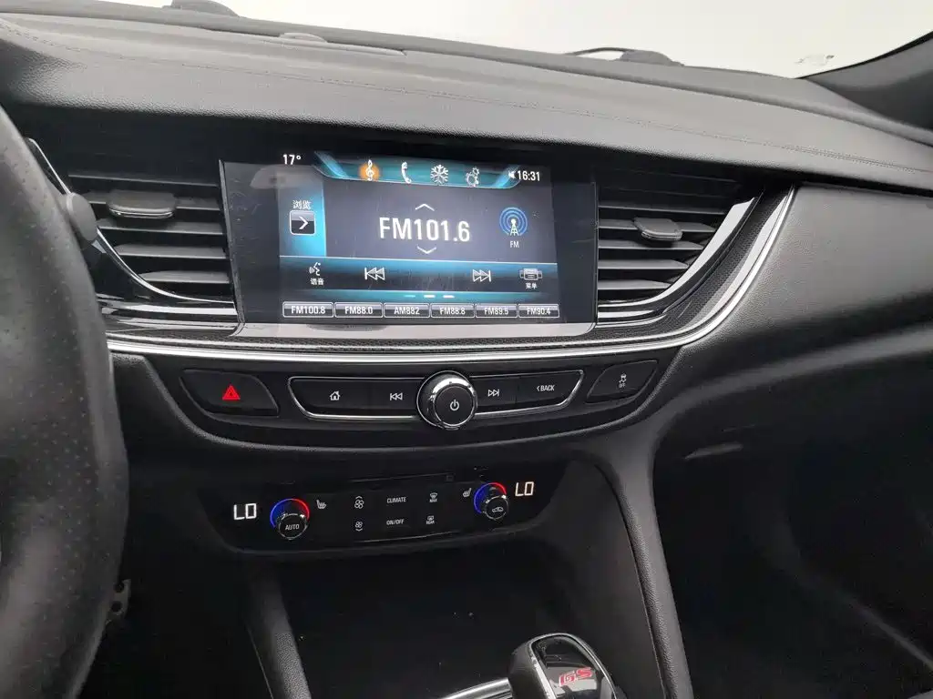 Buick Regal — миниатюра 12