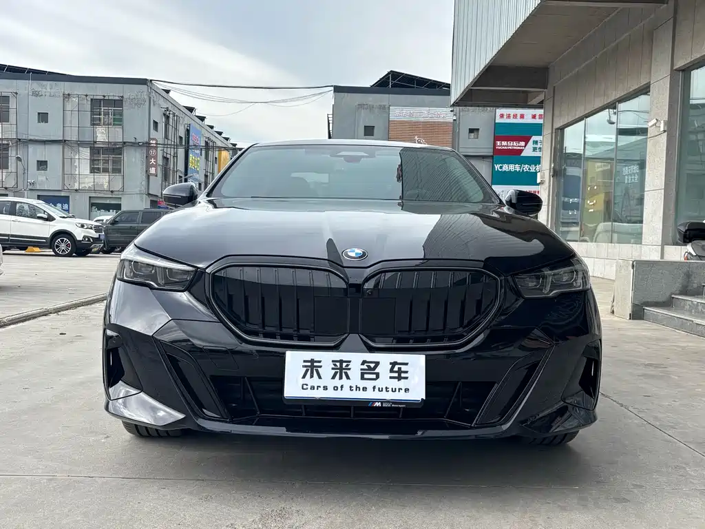 BMW 5 Series — миниатюра 2