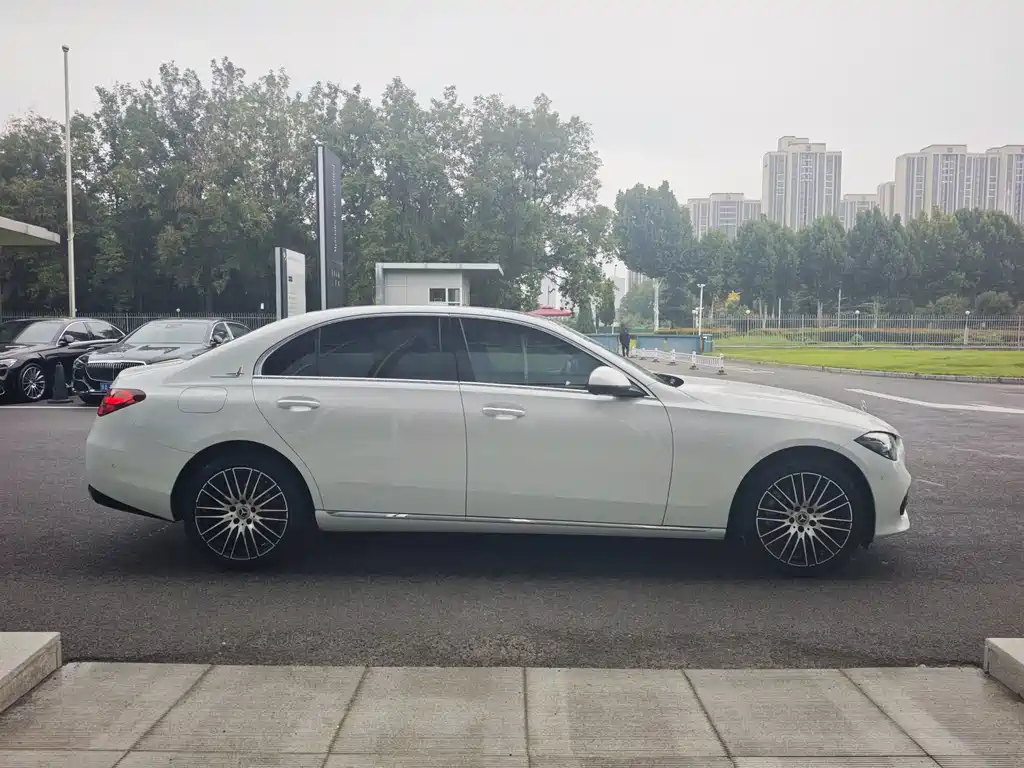 Mercedes-Benz C-Class — миниатюра 4