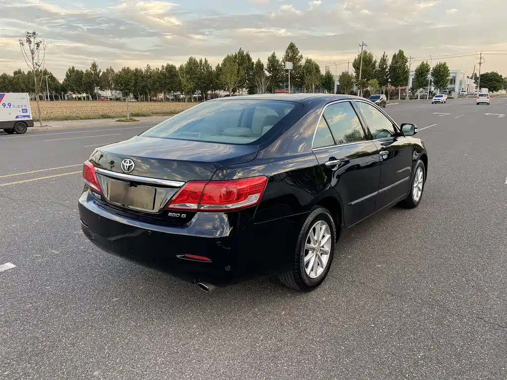 Toyota Camry — миниатюра 4