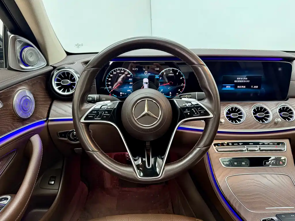 Mercedes-Benz E-Class — миниатюра 17