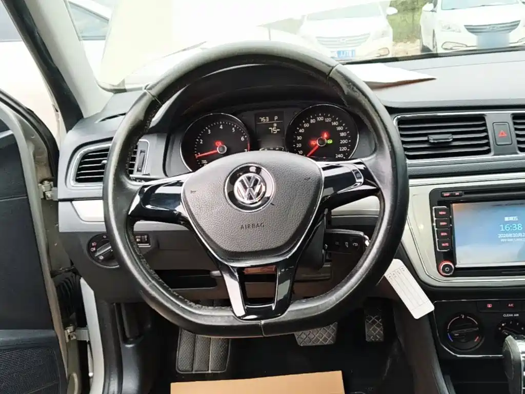 Volkswagen Lavida — миниатюра 11