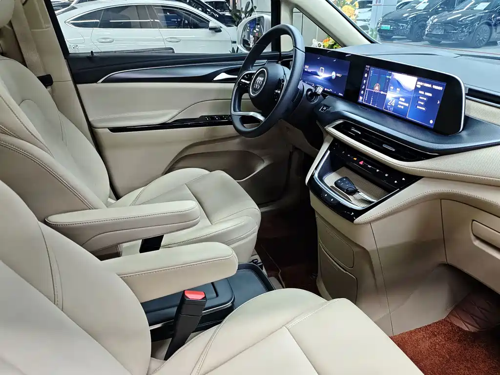 Buick GL8 — миниатюра 10
