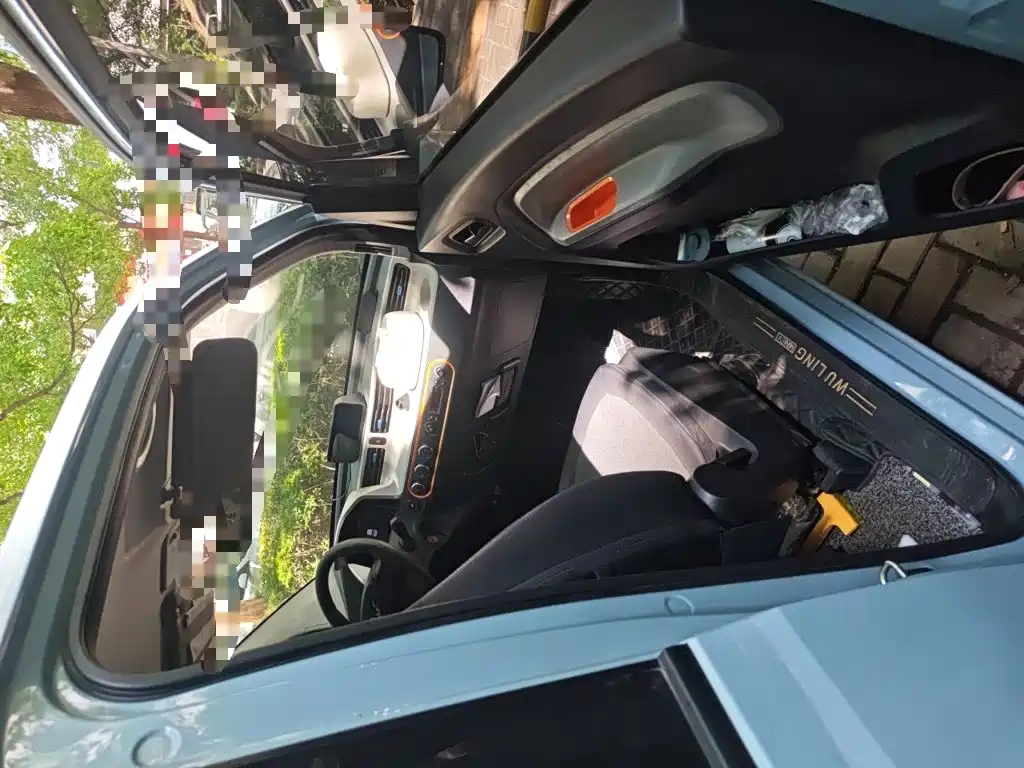 Wuling MINIEV — миниатюра 20