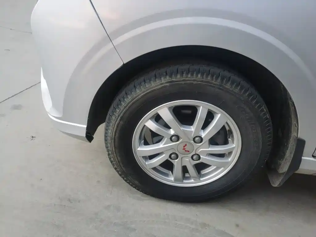 Wuling Hongguang — миниатюра 23