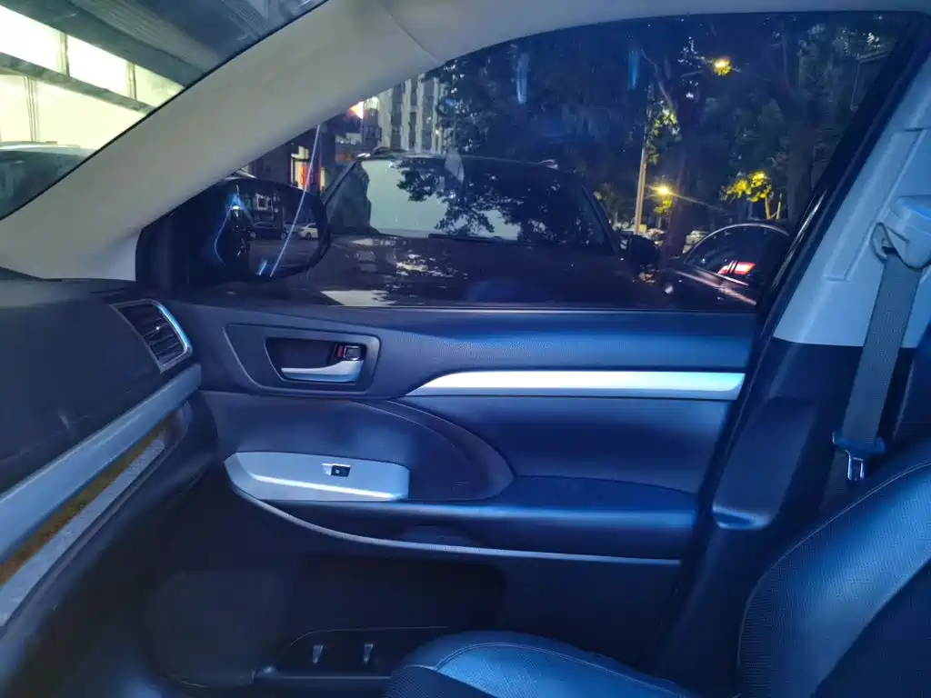 Toyota Highlander — миниатюра 19