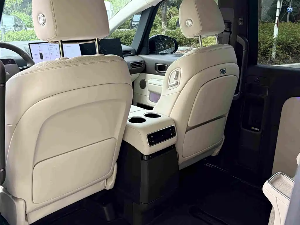 Li Auto Li MEGA — миниатюра 19
