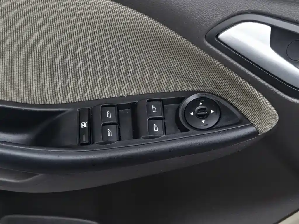 Ford Focus — миниатюра 9