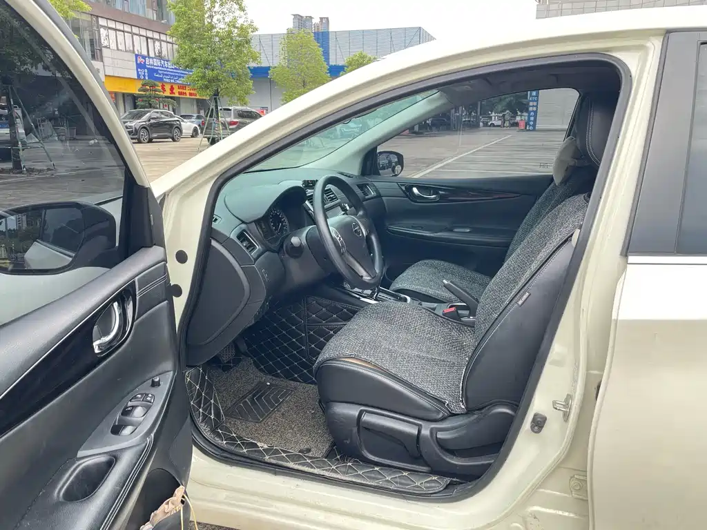 Nissan Tiida — миниатюра 4