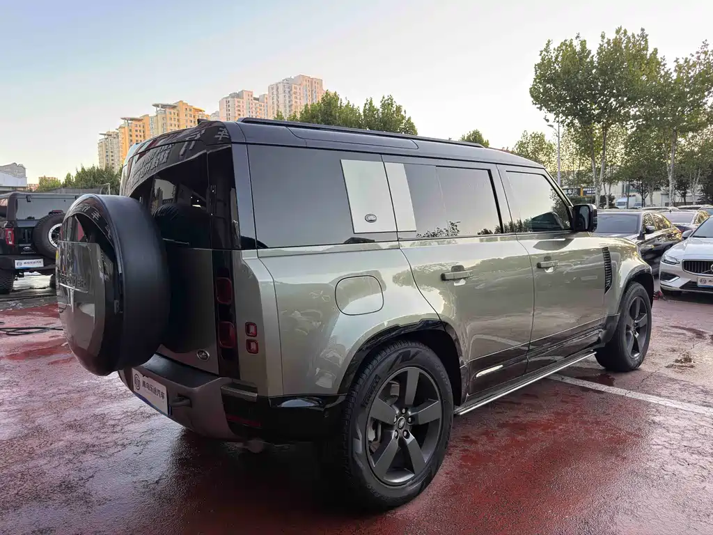 Land Rover Defender — миниатюра 6