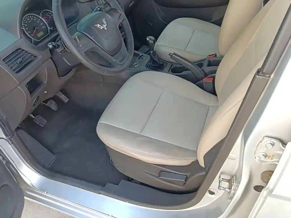 Wuling Hongguang — миниатюра 15