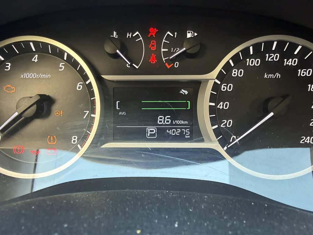Nissan Bluebird 1.6 л 2021 г. Белый, пробег 40000 км
