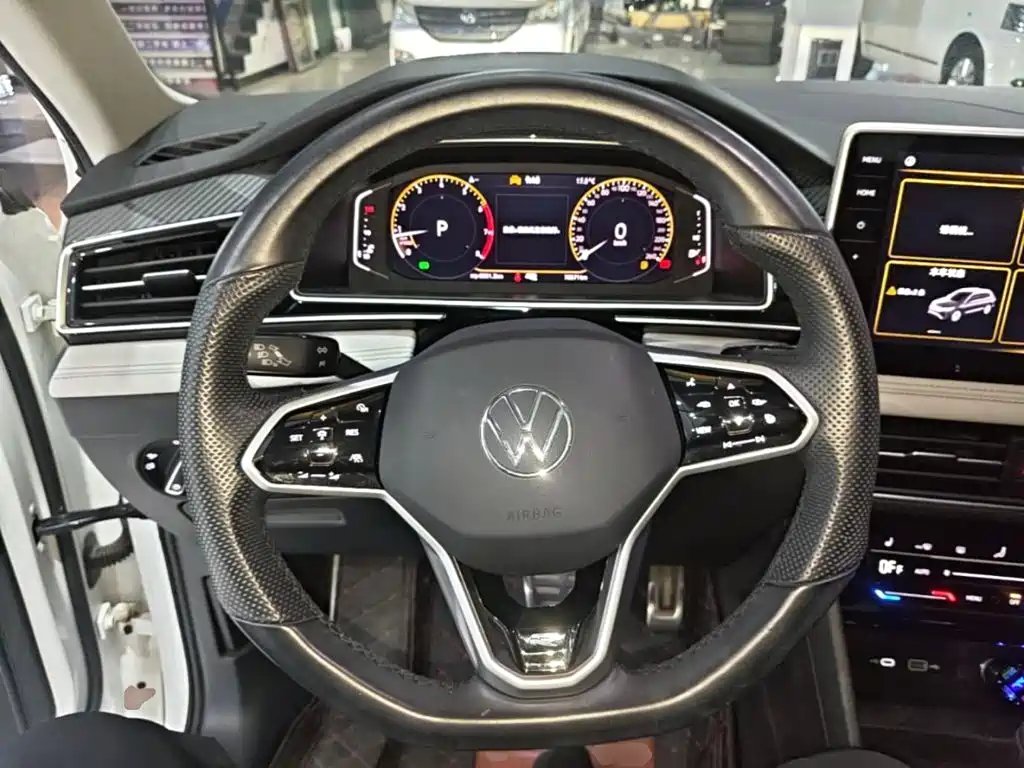 Volkswagen Tiguan L — миниатюра 11