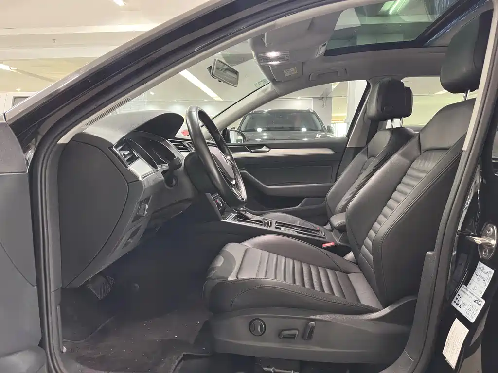 Volkswagen Magotan 2018 330TSI DSG Lead