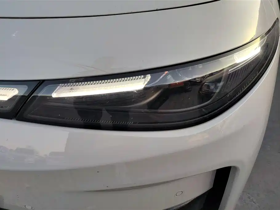 ZERO-RUNNING CAR ZERO RUN C10