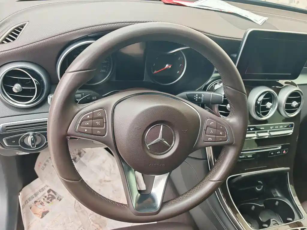 MERCEDES-BENZ GLC