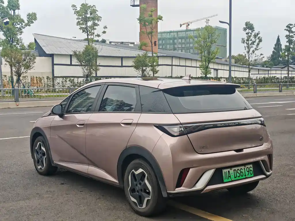 BYD Dolphin — миниатюра 8