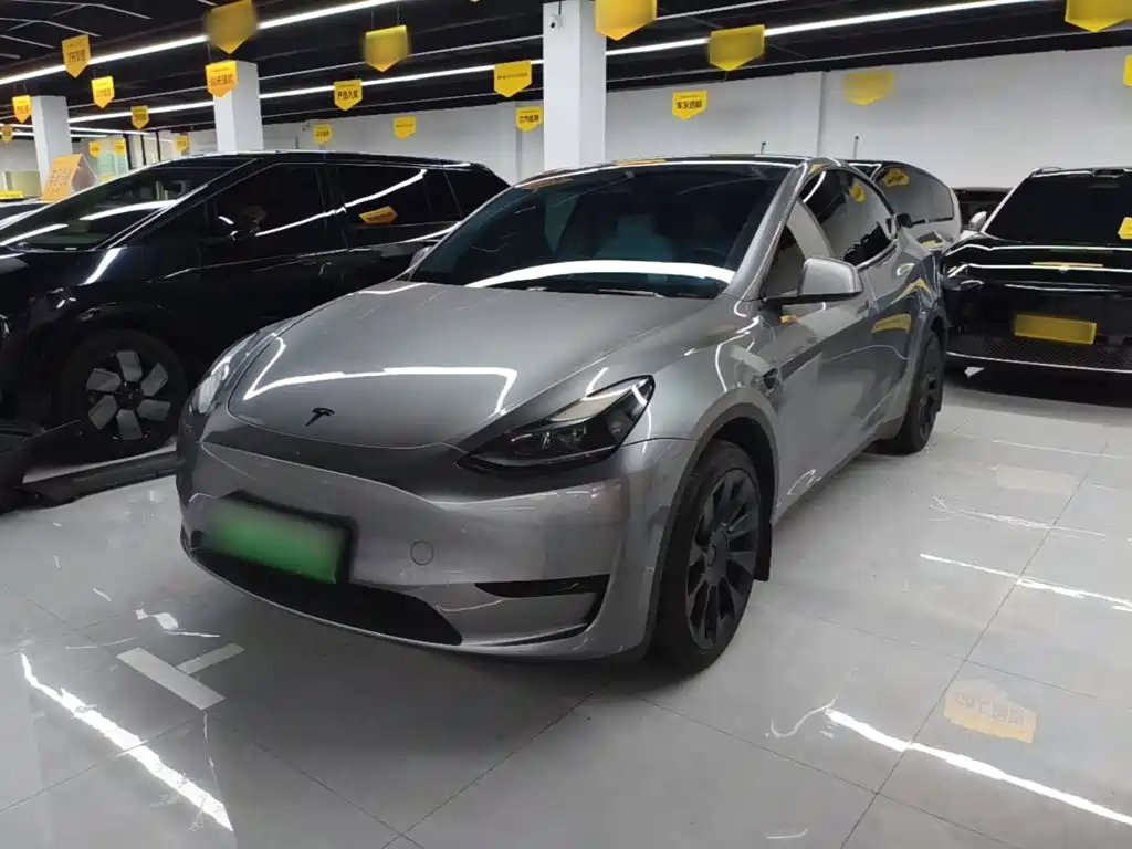 Tesla Model Y 2024 RWD Drive Dynamic Edition