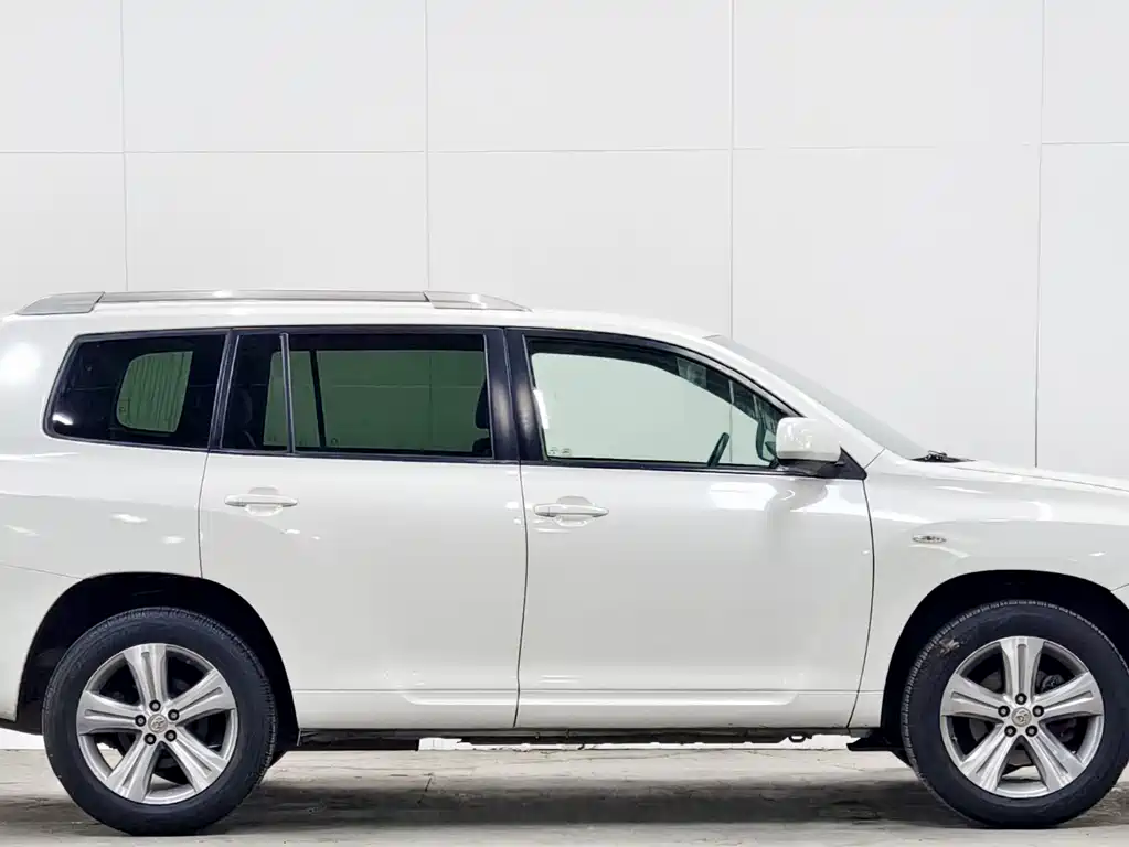 Toyota Highlander 2009 2.7L 5 мест Sport