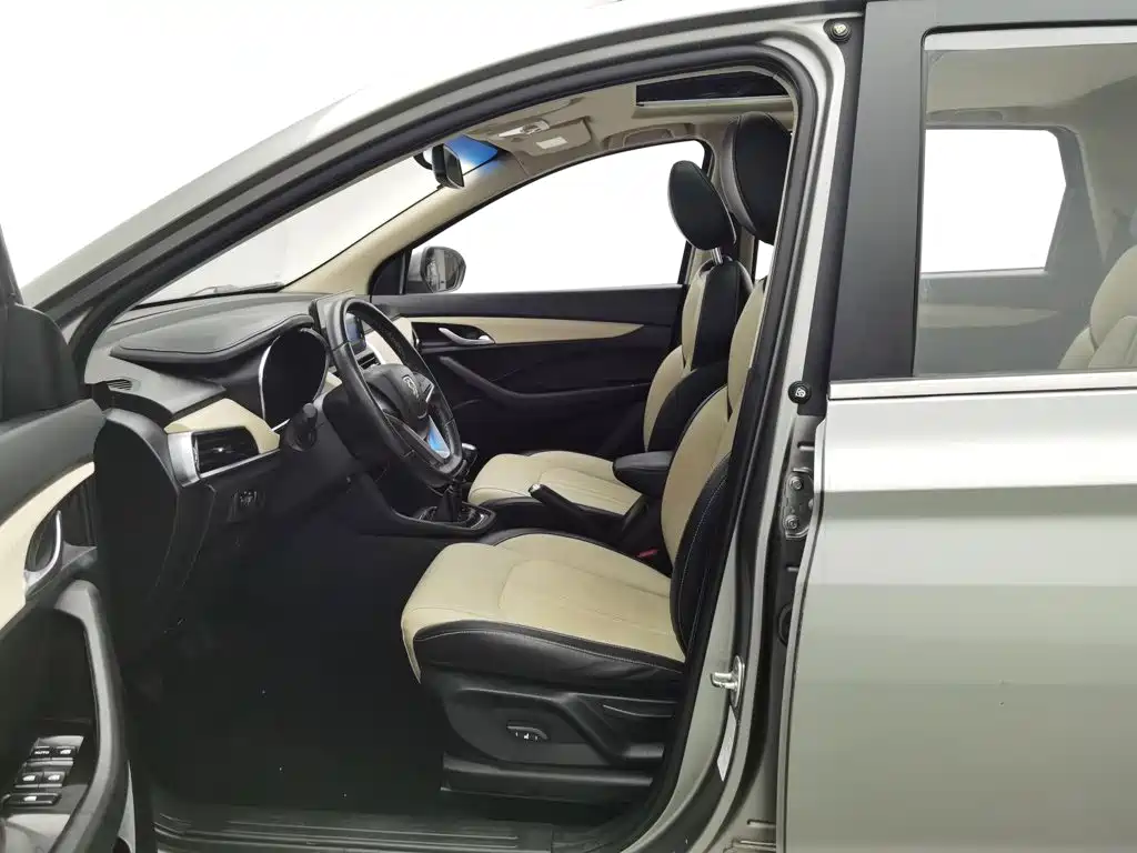 Baojun 360 — миниатюра 10