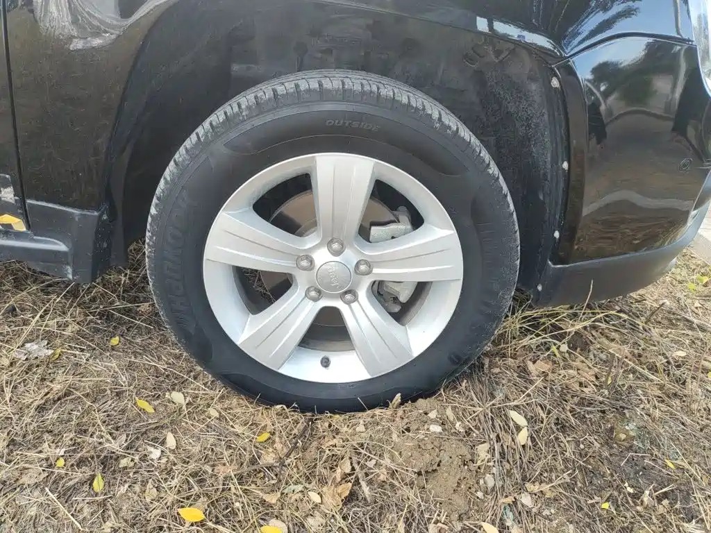 Jeep Compass (Import) — миниатюра 8