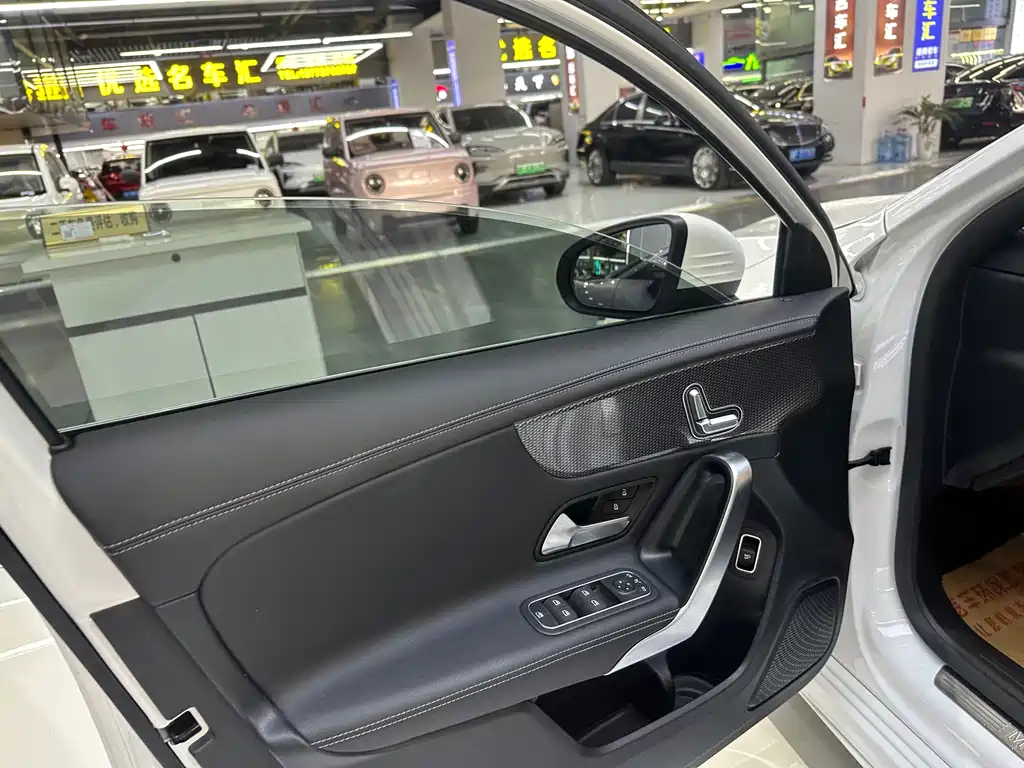 MERCEDES-BENZ A CLASS