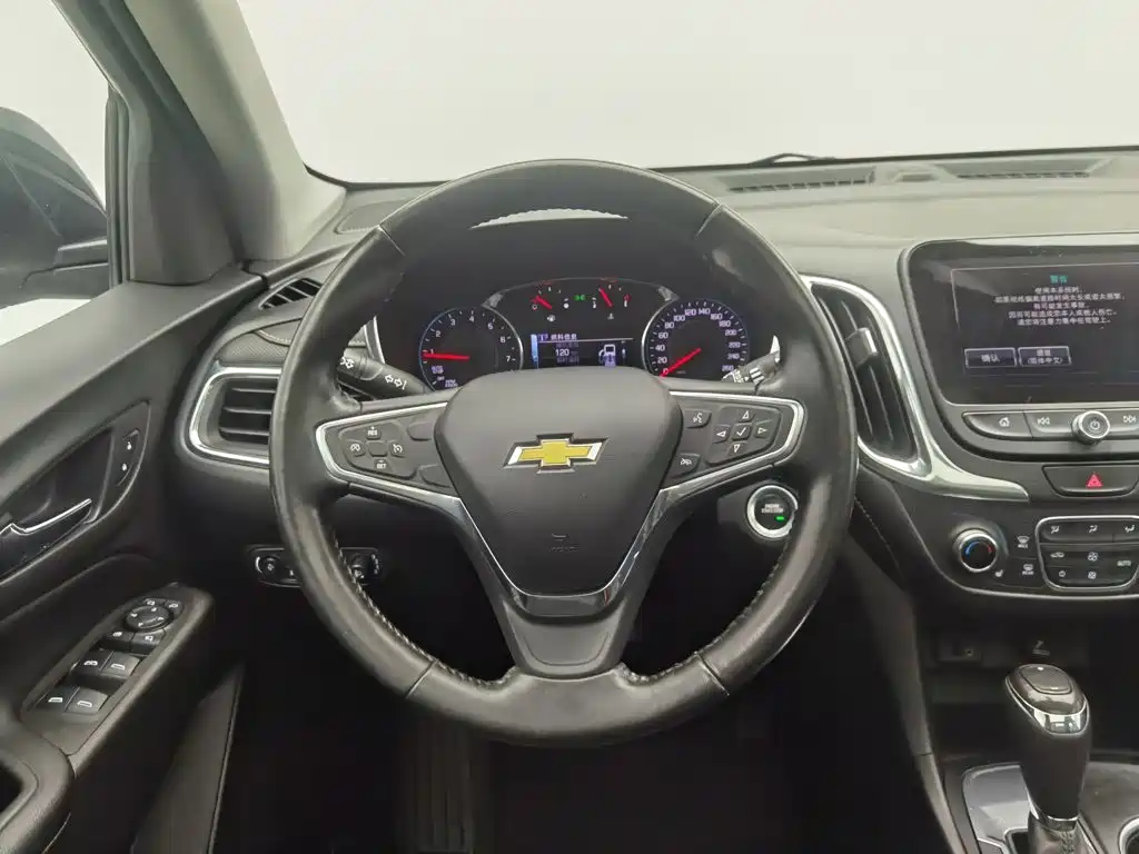 Chevrolet Equinox — миниатюра 11