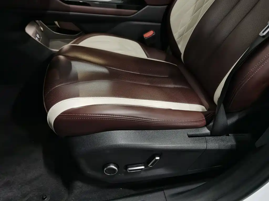 Geely Xingyue L — миниатюра 20