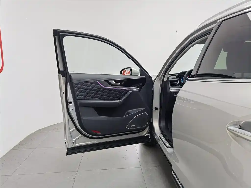 Hongqi HS5 2019 2.0T