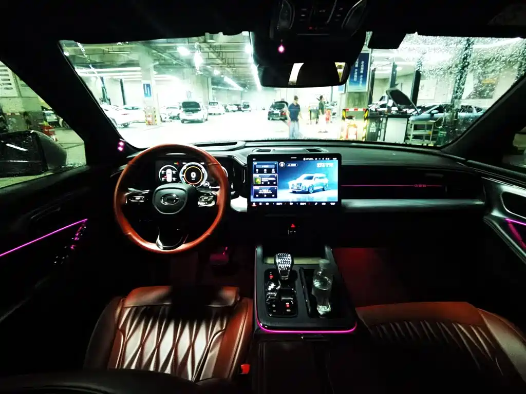 GAC GS8 2022 2.0TM Luxury （ мест）