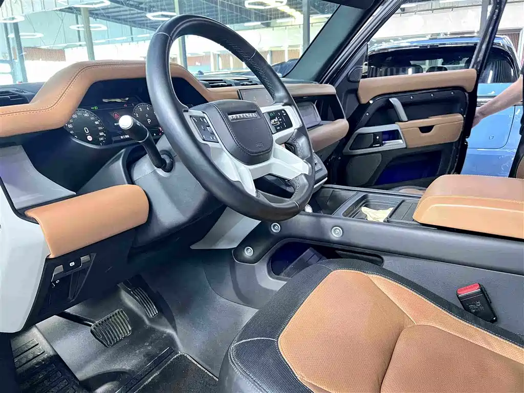 Land Rover Defender — миниатюра 5