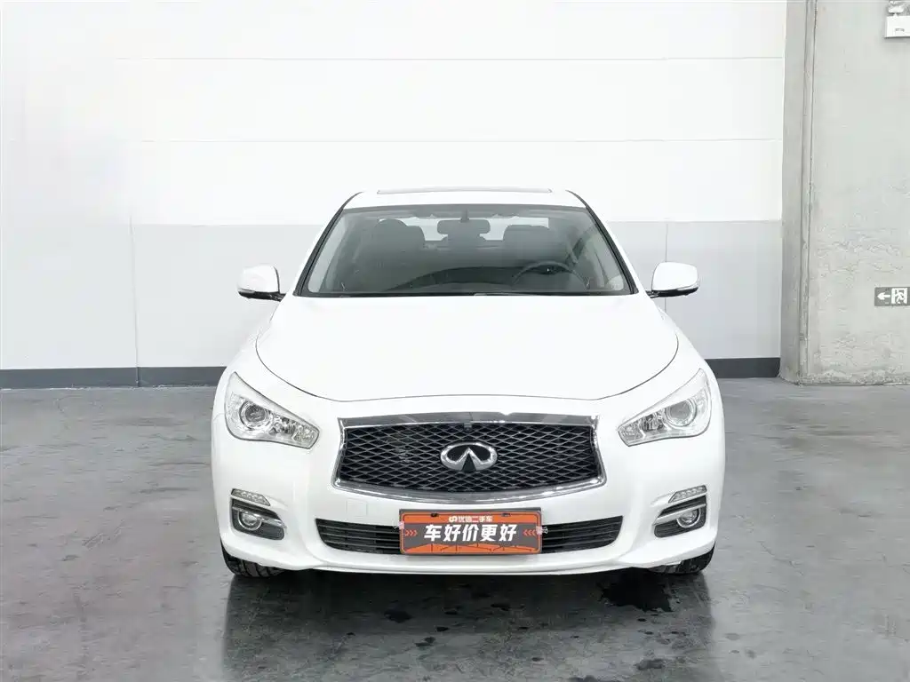 Infiniti Q50L 2015 2.0T Comfort