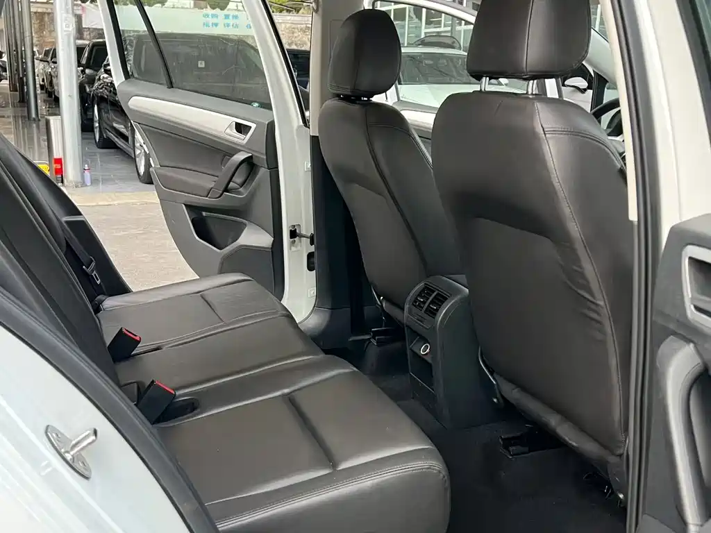 Volkswagen Golf Sportsvan — миниатюра 8