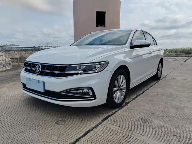 VOLKSWAGEN BORA 2021