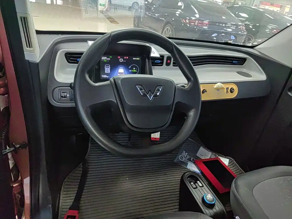 Wuling MINIEV — миниатюра 10