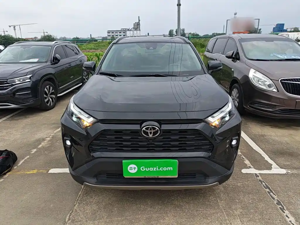 Toyota RAV4 2023 2.0L CVT Plus
