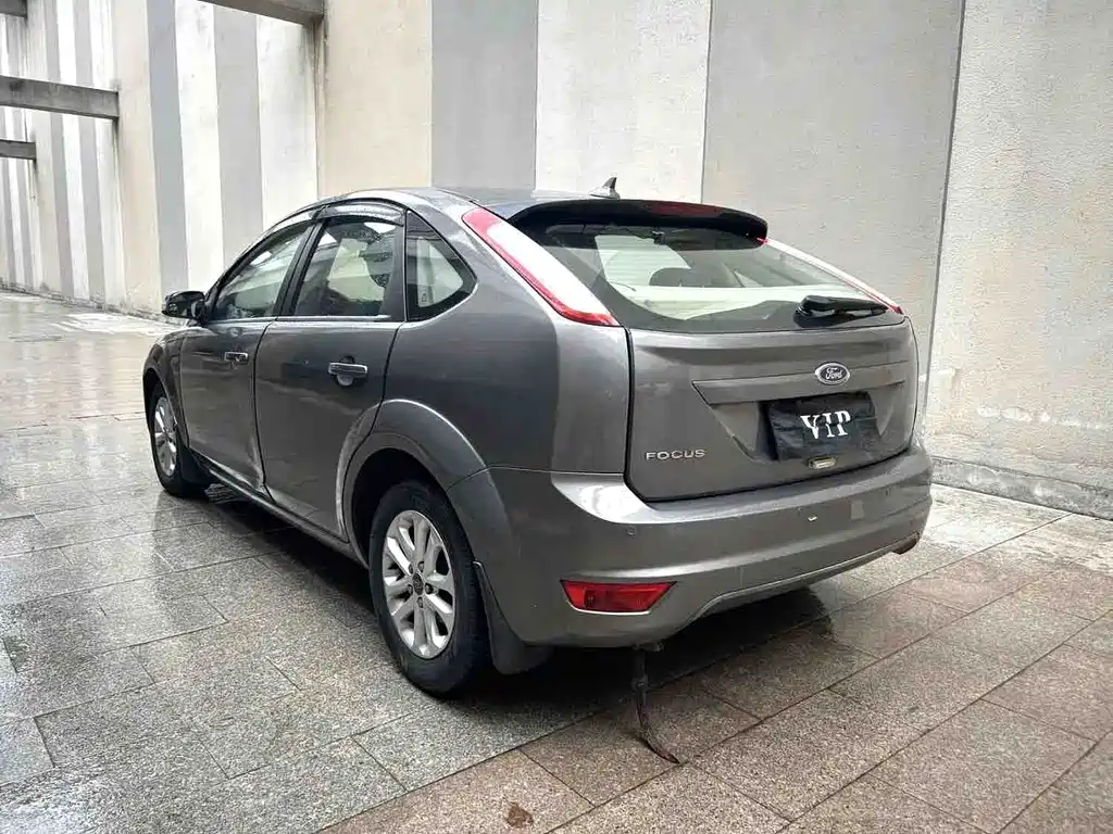 Ford Focus 2013 1.8L AT