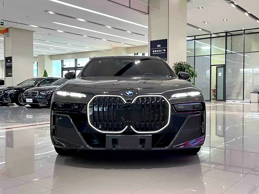 BMW i7 — миниатюра 2