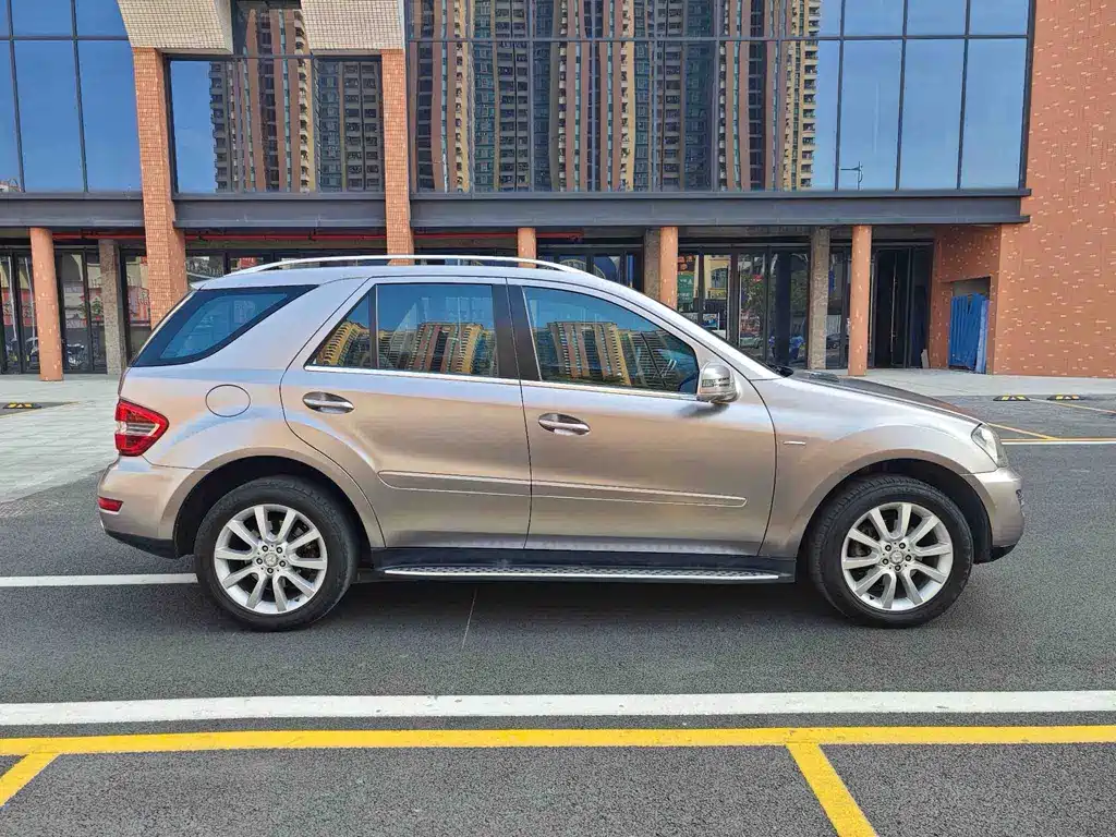 Mercedes-Benz M 2010 ML 350 4MATIC Luxury