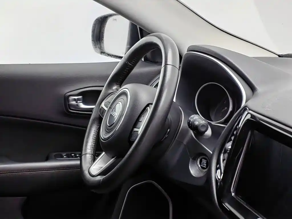 Jeep Compass — миниатюра 22