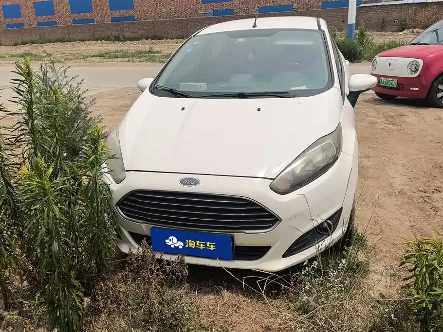 Ford Fiesta 2013 1.5L MT Fashion
