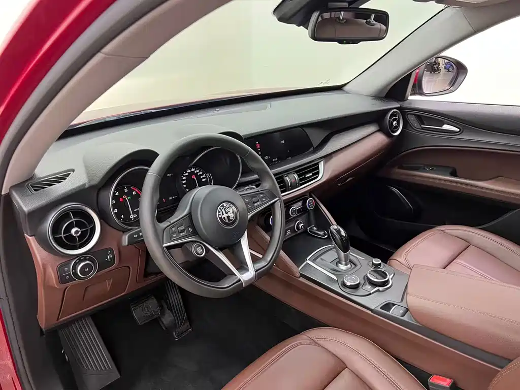 Alfa Romeo Stelvio — миниатюра 23