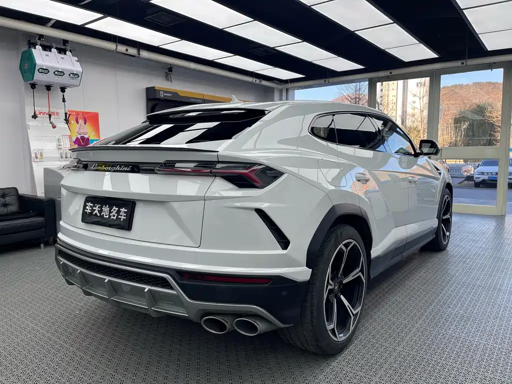 Lamborghini Urus 2021 4.0T V8