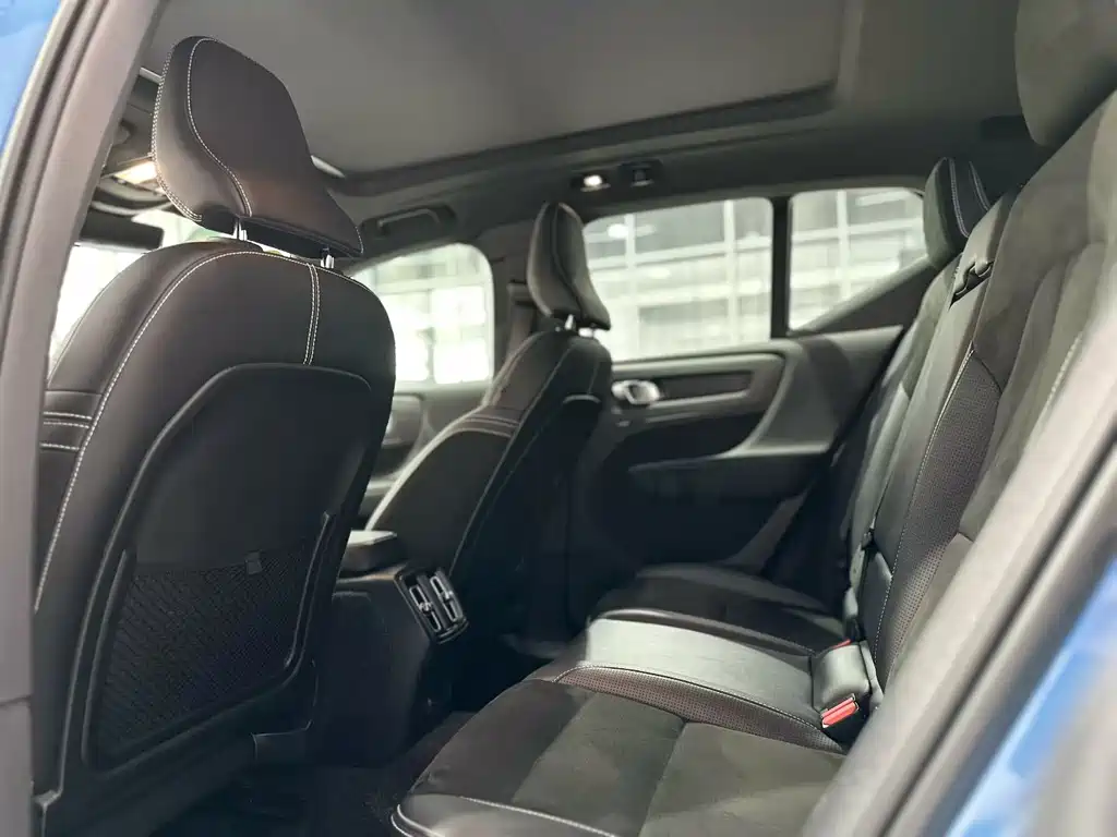 Volvo XC40 NEV — миниатюра 6