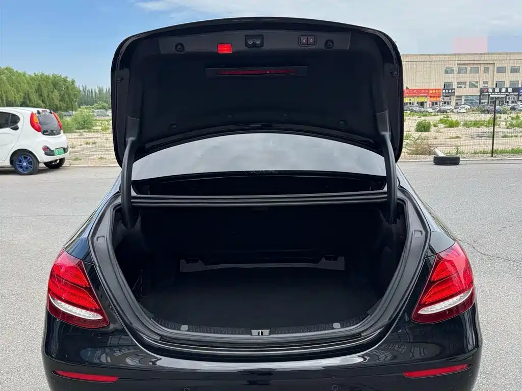 Mercedes-Benz E-Class E 2019 E 300 L Luxury