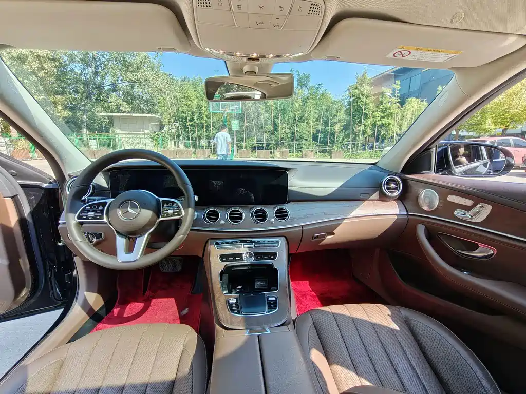 Mercedes-Benz E-Class — миниатюра 9