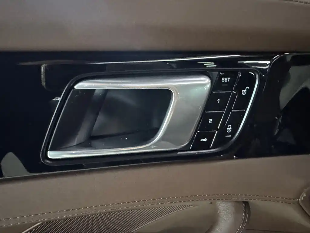 Porsche Panamera — миниатюра 7